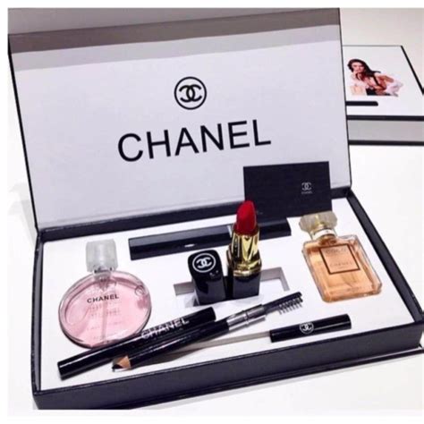 coffrets cadeaux parfums chanel|Chanel perfume gift sets.